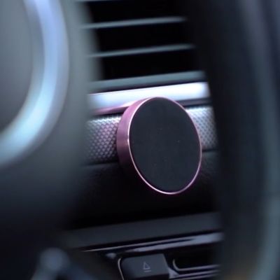 Support téléphone voiture magnétique FixeMag rose